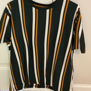 Short sleeve striped shirt